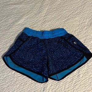 Lululemon blue running shorts size 6